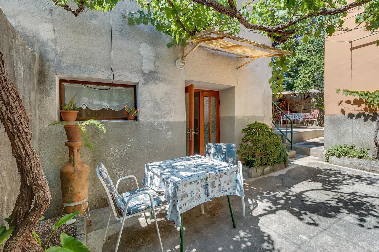 וולי לוסיניי Apartments Ivna מראה חיצוני תמונה