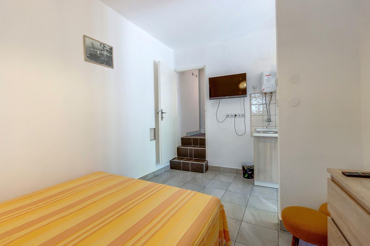 וולי לוסיניי Apartments Ivna מראה חיצוני תמונה
