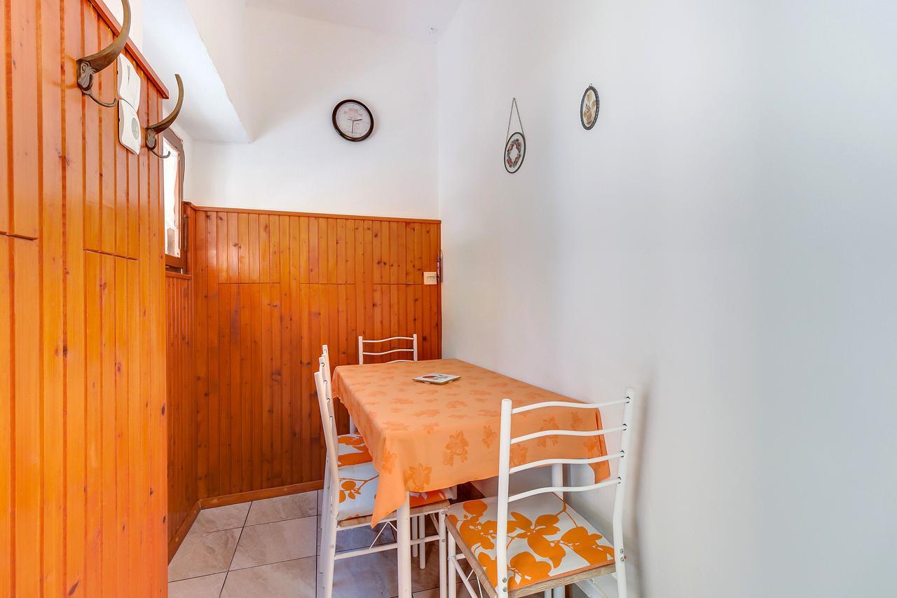 וולי לוסיניי Apartments Ivna מראה חיצוני תמונה