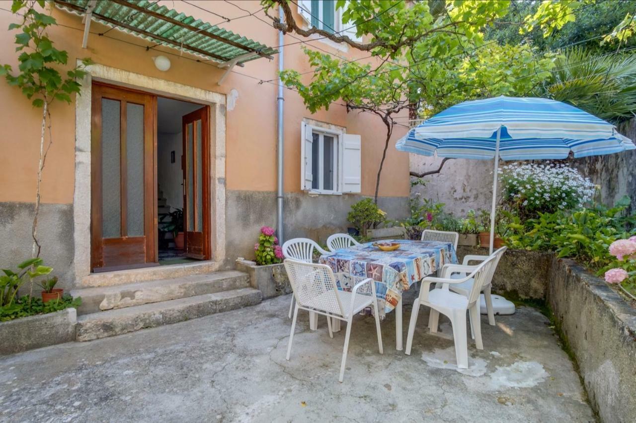 וולי לוסיניי Apartments Ivna מראה חיצוני תמונה