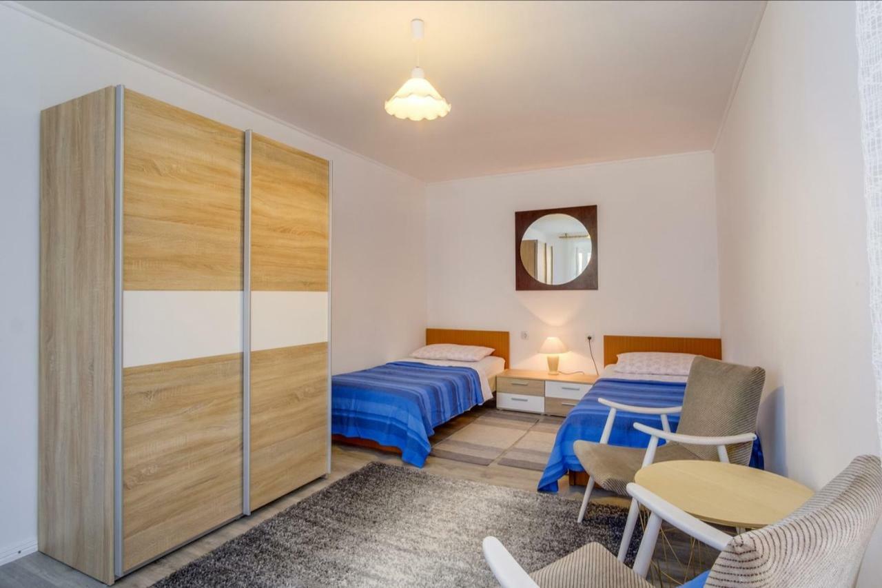 וולי לוסיניי Apartments Ivna מראה חיצוני תמונה