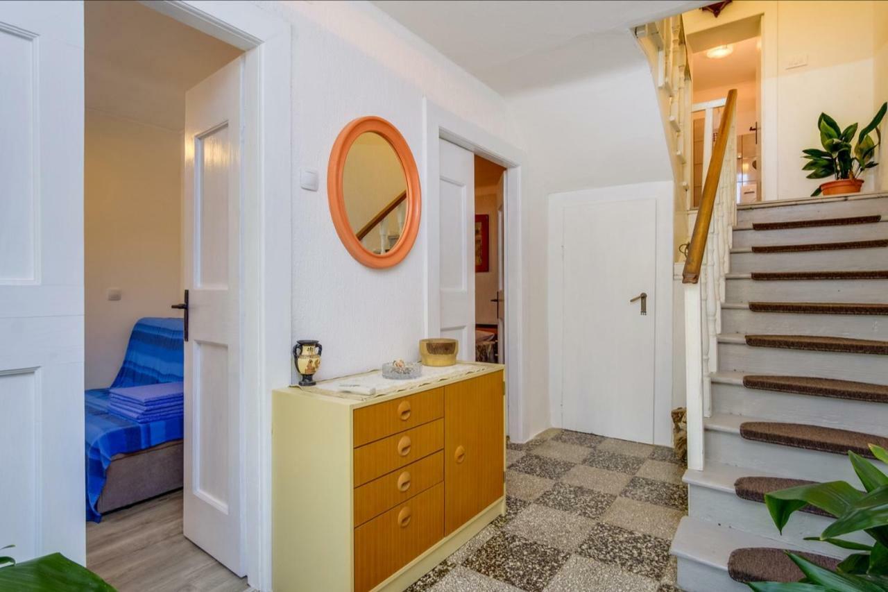 וולי לוסיניי Apartments Ivna מראה חיצוני תמונה