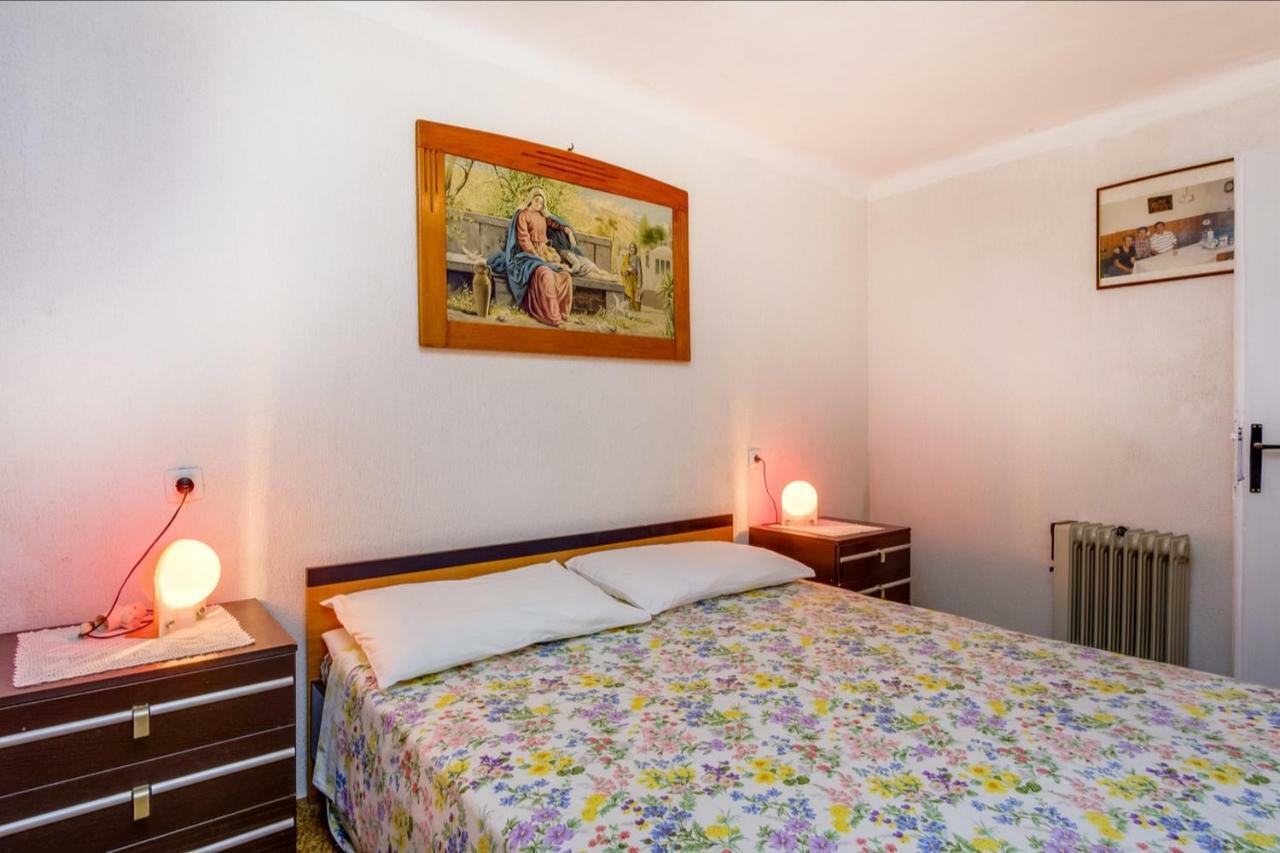 וולי לוסיניי Apartments Ivna מראה חיצוני תמונה